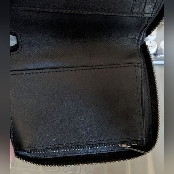❌SOLD❌Coach Small Zip Around Pyramid Eye Wallet - Picture 5 of 5